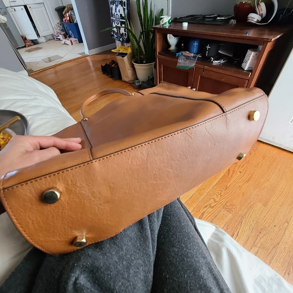 Rebeccaminkoff designer Purse butterfly lining with Gold Hardware. - Picture 3 of 8